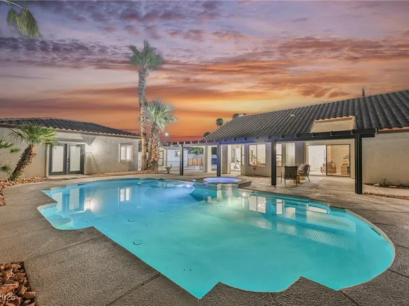 3701 N Torrey Pines Dr, Las Vegas, NV 89108