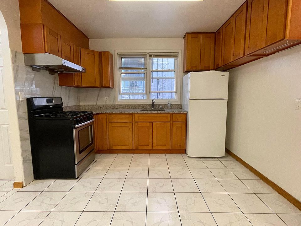 1st image of 155-21 Cherry Ave Floor 1