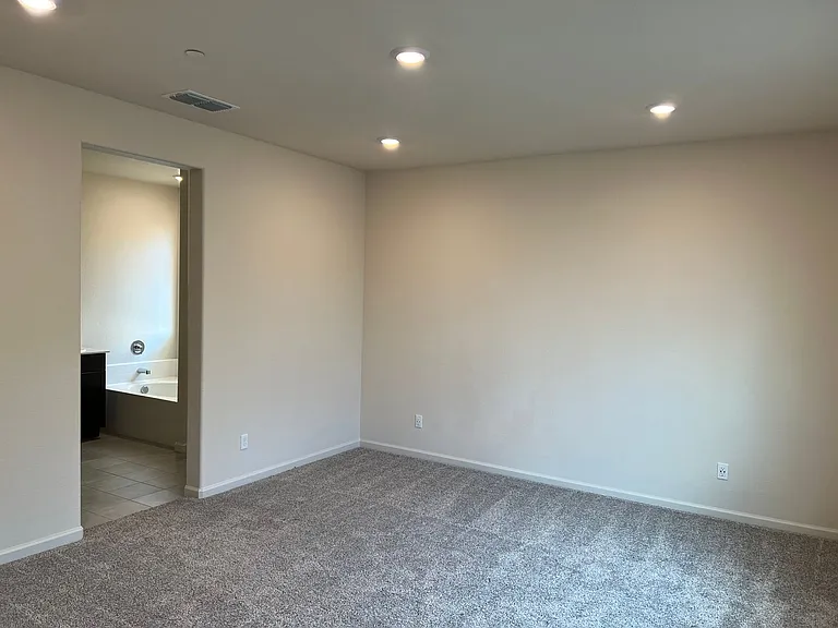 407 Cardini Ct — Photo 7