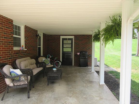 3rd image of 310 Brentwood Dr