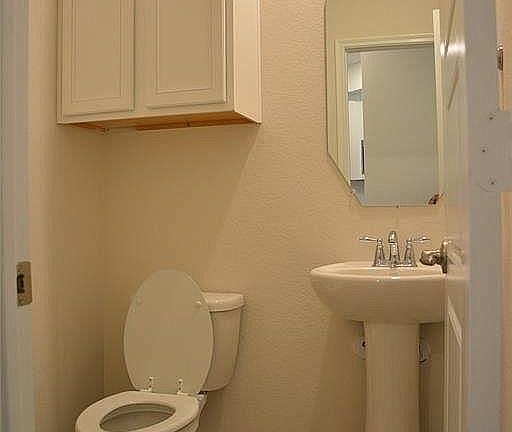 3rd image of 2447 Klamath Dr