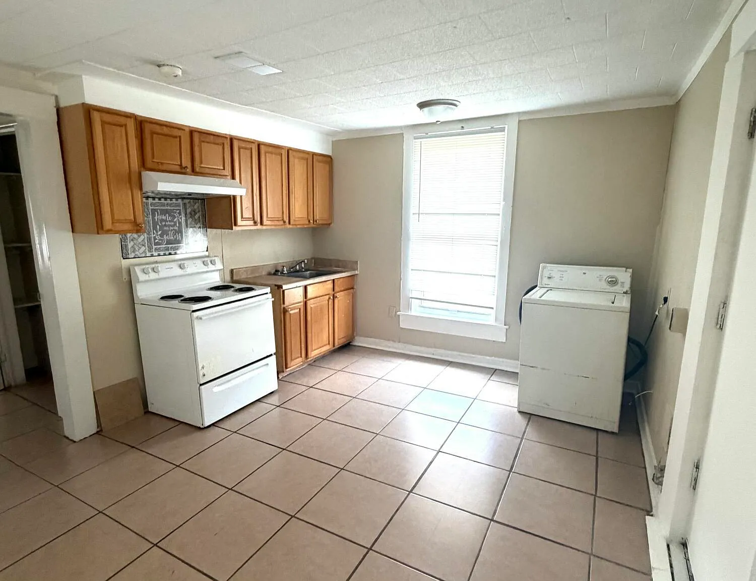 1 bed, 1.0 bath, 528 sqft, $1,000 — Photo 4