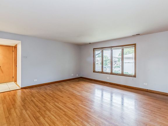 3rd image of 5544 W Diversey Ave #2S