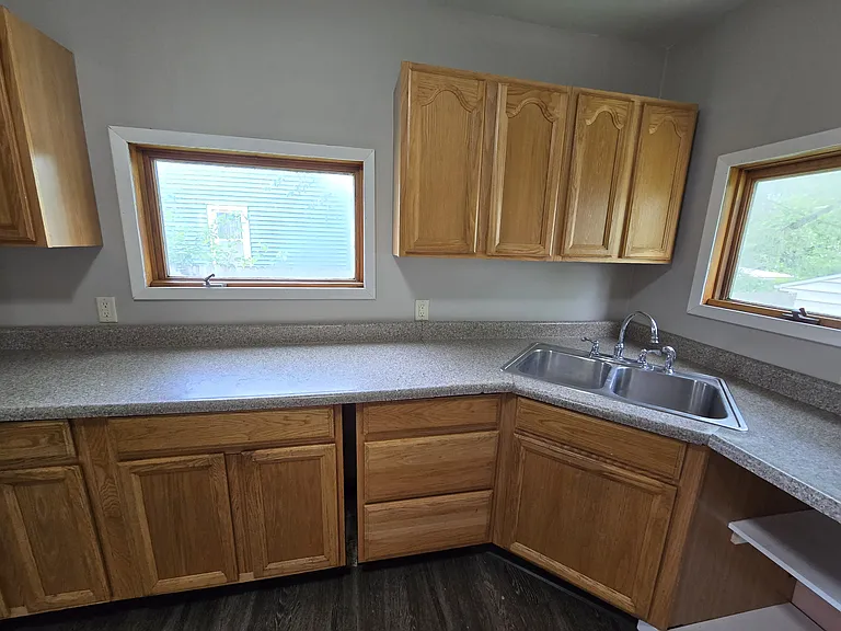 1812 Logan Ave — Photo 3