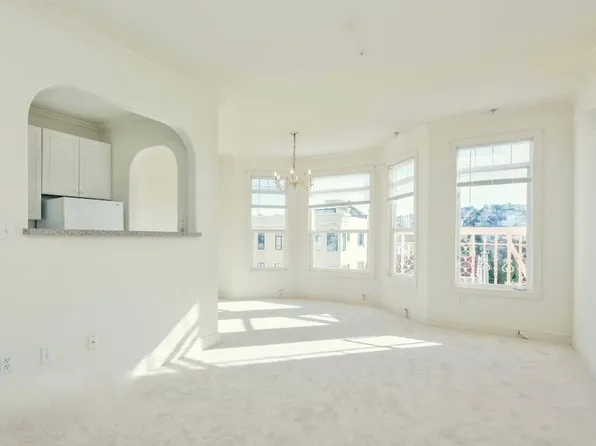 2130 Beach St APT 202, San Francisco, CA 94123