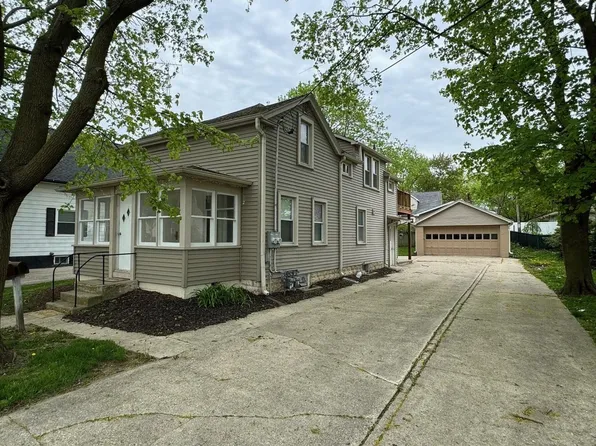 490 & 492 McHenry St, Burlington, WI 53105
