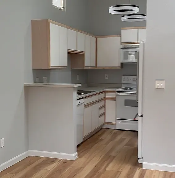 4420 Laguna Pl #E — Photo 2