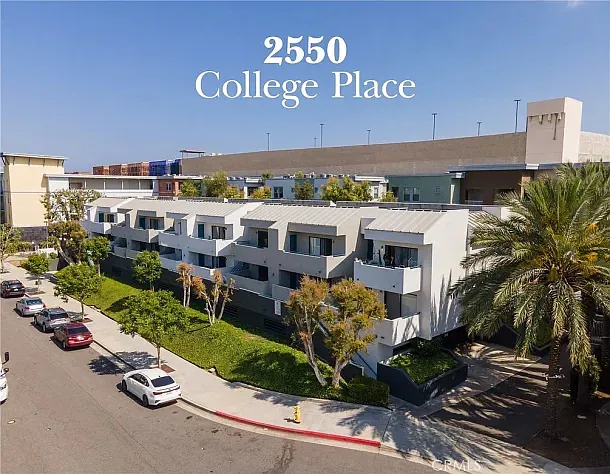 2 bed, $3,095 — Photo 1