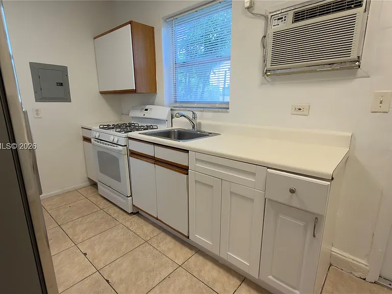 808 84th St #810 — Photo 5