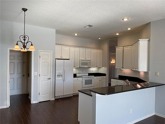 5th image of 4938 Avon Ln