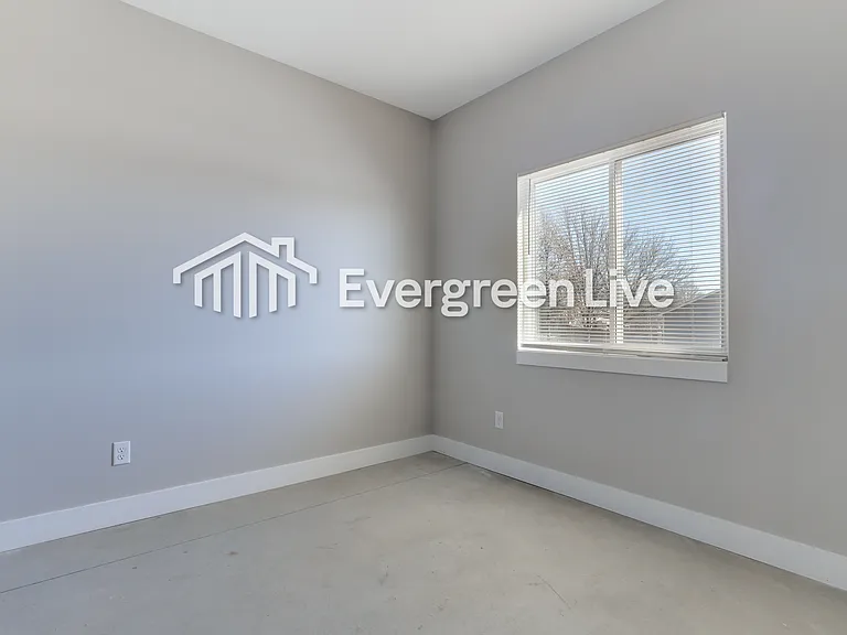 217 E Northern Ct — Photo 15