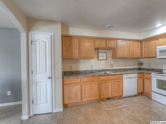 4th image of 4229 Moraine St