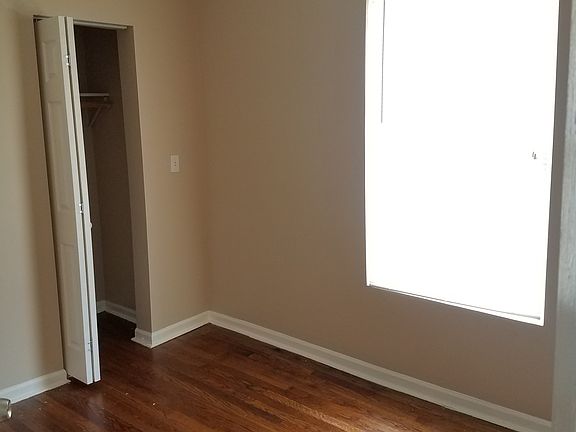 4th image of 7000 S Vernon Ave #1