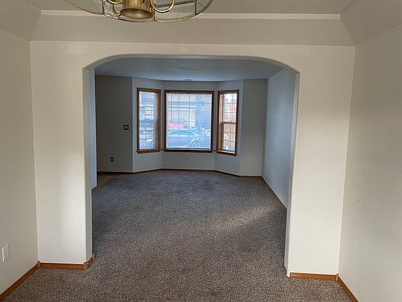 3rd image of 5213 NE 56th St