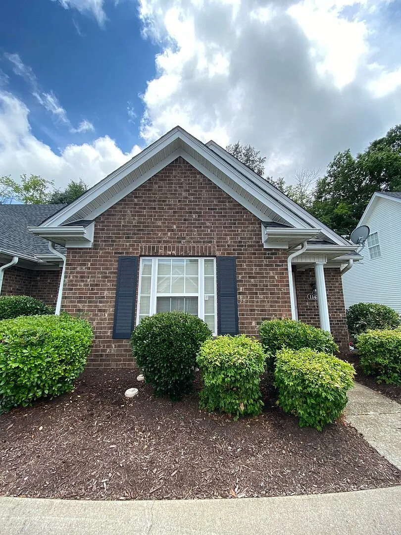 Nashboro Village End Unit Townhome with 2 Separate Owner Suites! — Photo 2