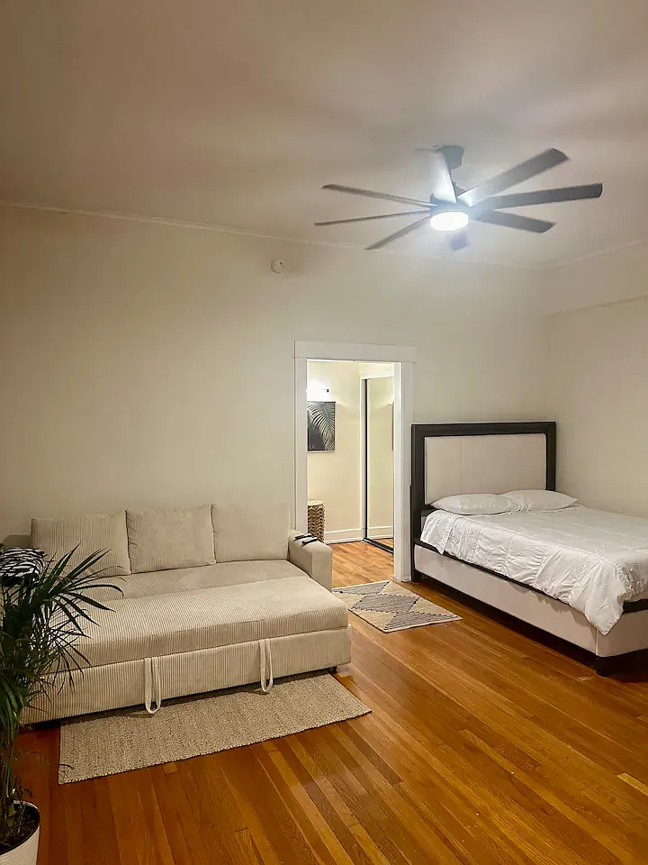 Studio, 418 sqft, $2,000 — Photo 3