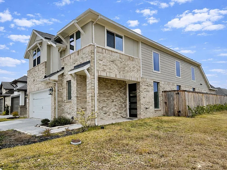 553 Sand Branch Dr — Photo 2