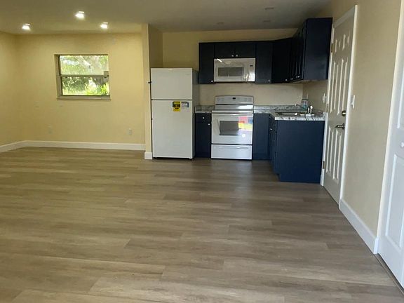 2nd image of 465 11th Ave #2