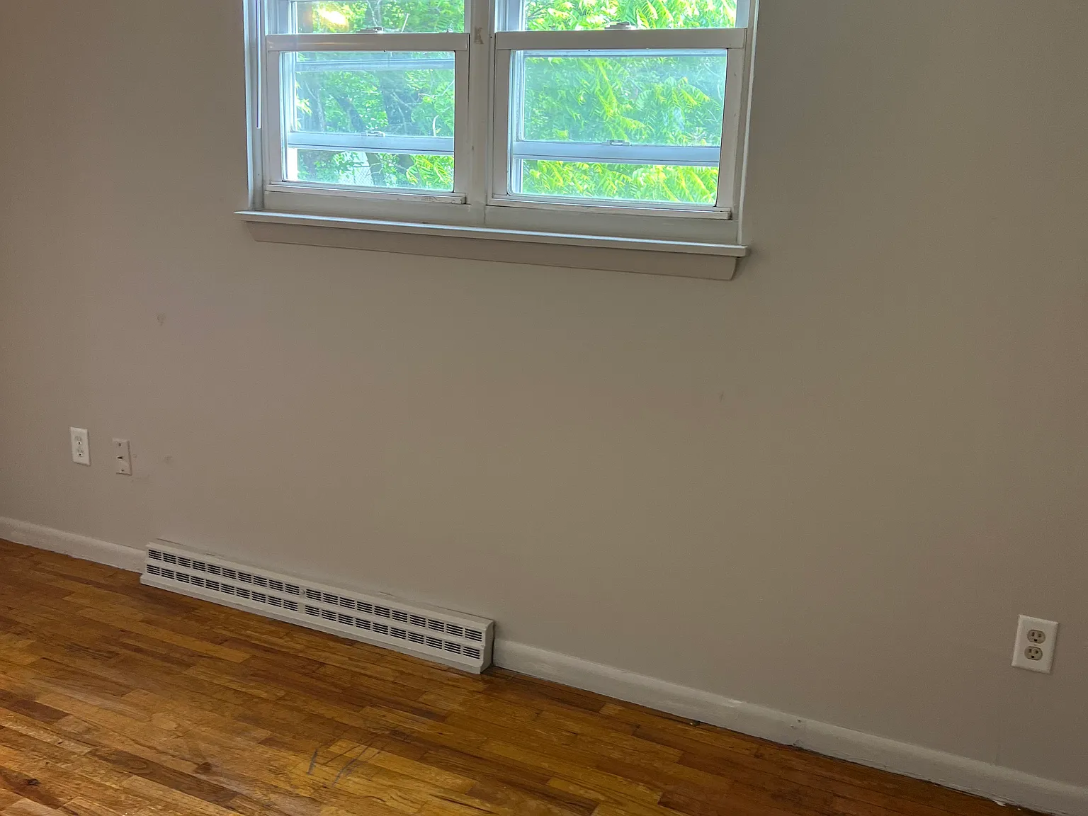 3 bed, 1.5 bath, 1220 sqft, $2,000 — Photo 3