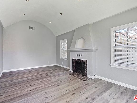 5th image of 1110 W 80th St