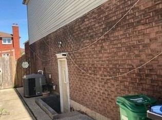 657 Thamesford Ter, Mississauga, ON L5R2B8