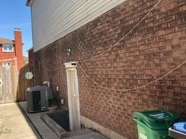 657 Thamesford Ter, Mississauga, ON L5R 2B8