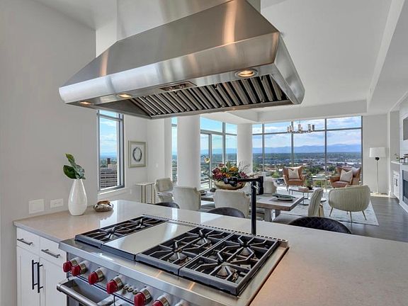 Wolf Gas Range ensures precision cooking and baking