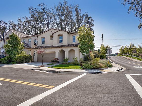3rd image of 371 Merimont Cir