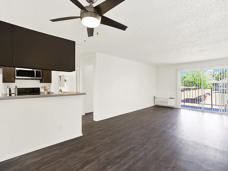 Monterra Ridge Apartments — Photo 8