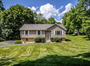 14 Emmanuel Ave, Webster, MA 01570