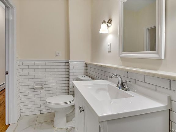 5th image of 120 E 238th St