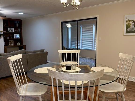 5th image of 134 Old Mill Rd APT C