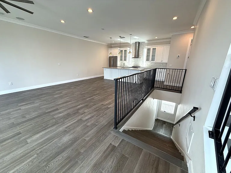 4910 W McElroy Ave #3 — Photo 2