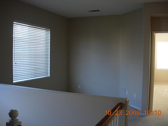 4th image of 209 Woodcrest Ln