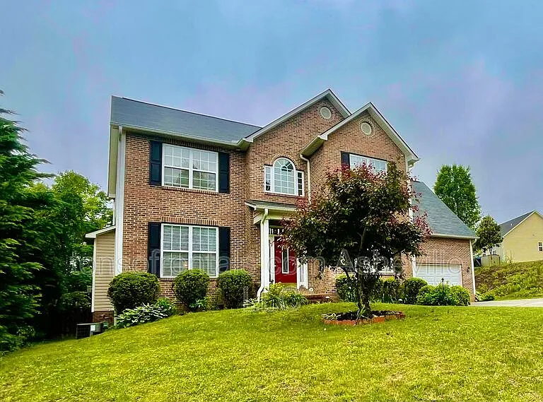 51 Yorktown Cir — Photo 2