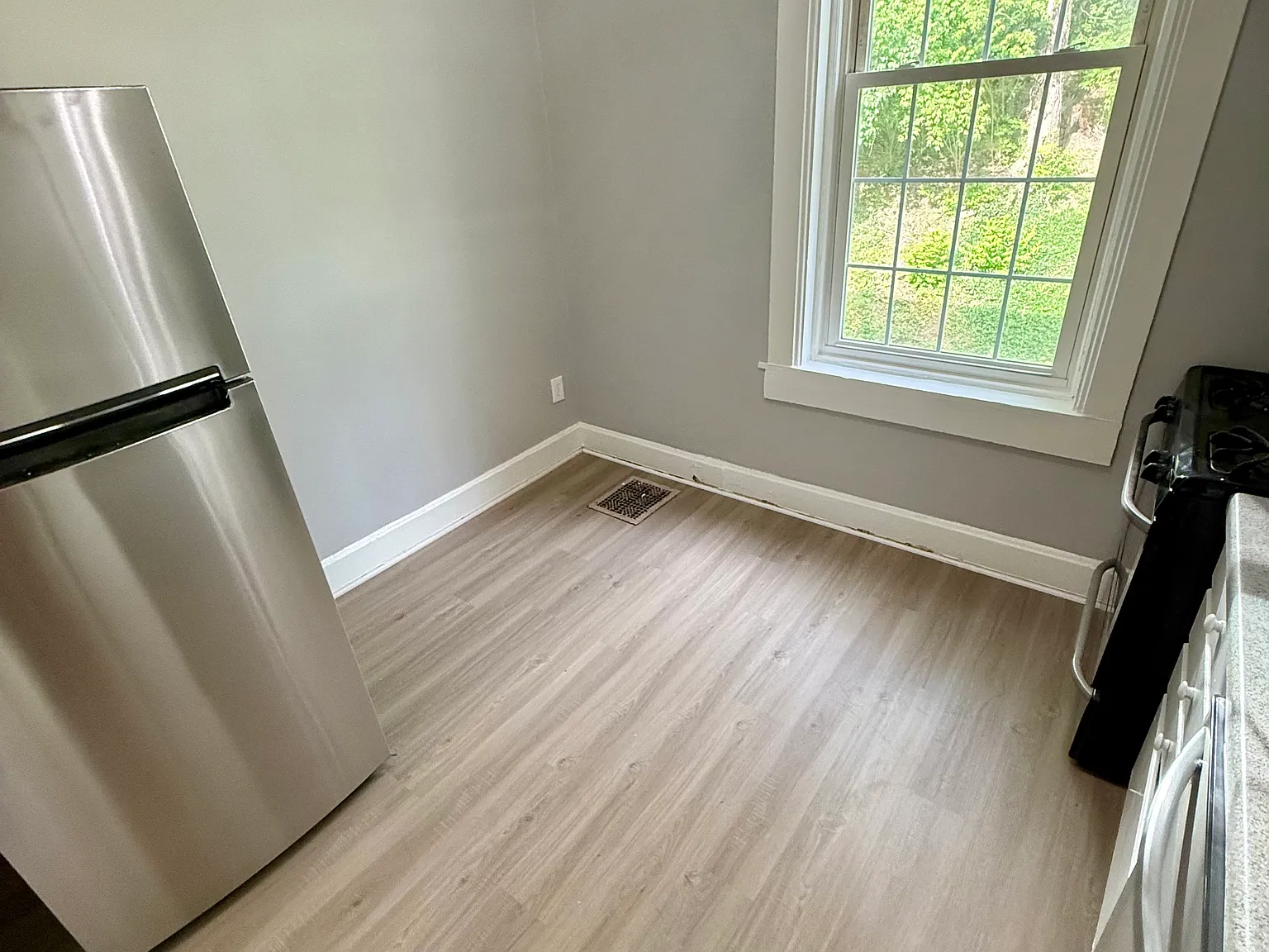 2 bed, 1100 sqft, $1,295 — Photo 3