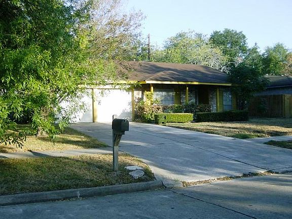 2nd image of 9307 Willow Wood Ln