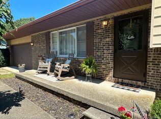 1726 Mulberry Ln, Lapeer, MI 48446