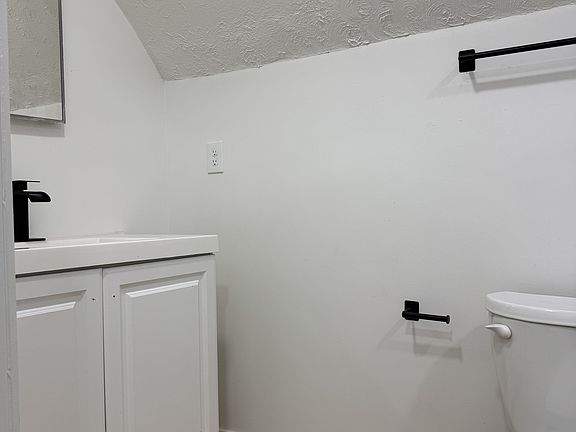 4th image of 311 Hilton Pl #11559529
