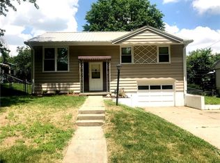 4807 Valley Ln, Saint Joseph, MO 64503