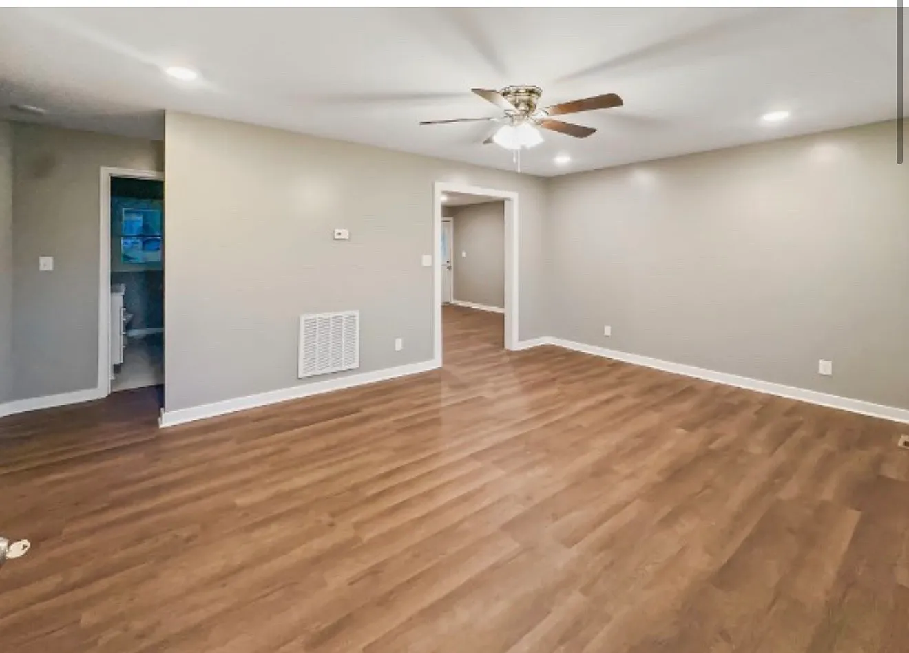 3 bed, 1107 sqft, $1,800 — Photo 3
