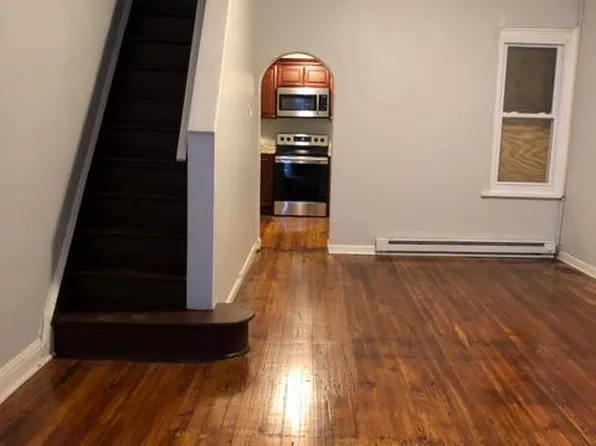 606 E Lippincott St, Philadelphia, PA 19134