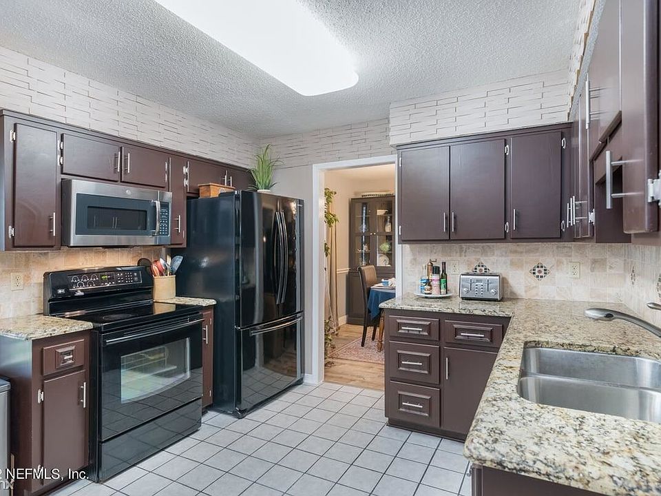 1st image of 10916R Dover Cove Ln