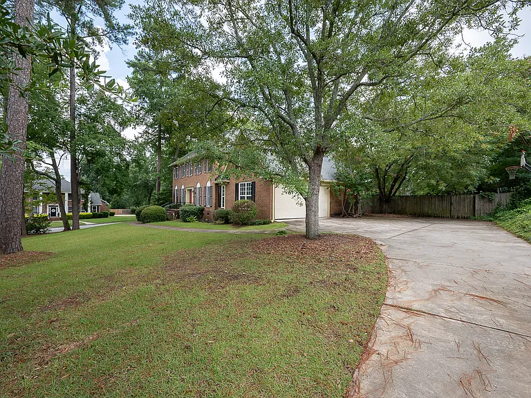4135 Knollcrest Cir N — Photo 35