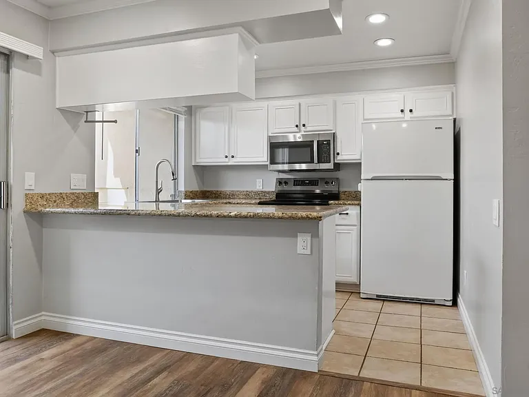 7988 Mission Center Ct #C — Photo 2