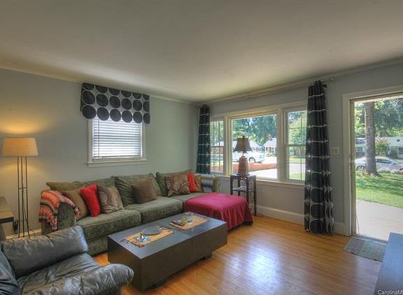 3rd image of 4041 Leeds Dr