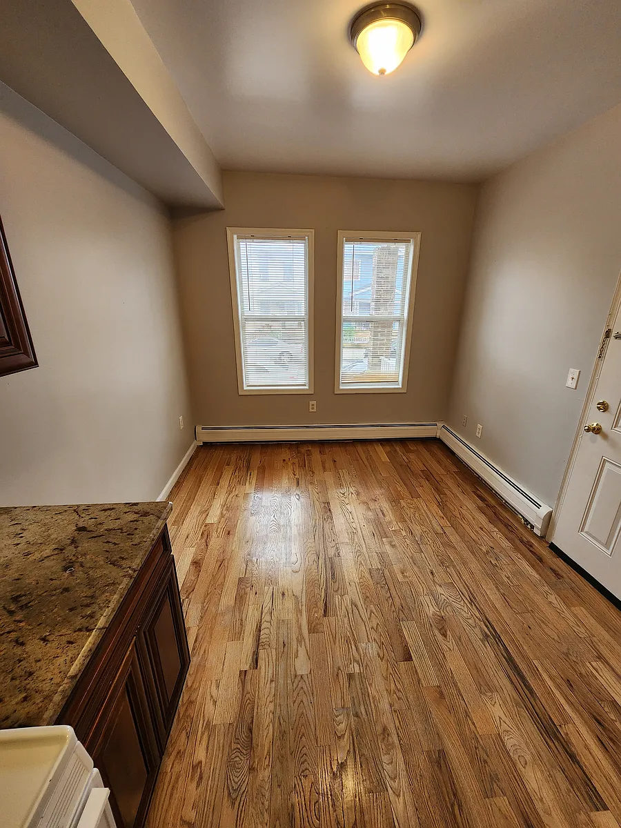 Building Photo - 308 Ege Ave #AA