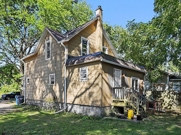 2nd image of 1612 Olive St