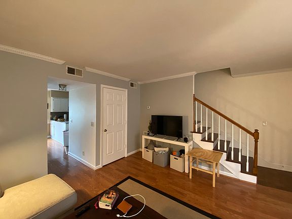 2nd image of 2621 Blakemore Ave