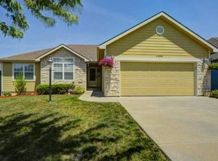 4208 Helianthus Dr, Lawrence, KS 66047
